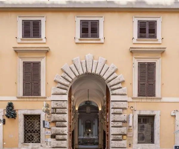Glance In Rome