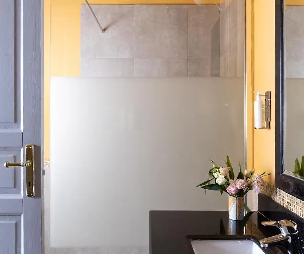 Otel Glance In 3*