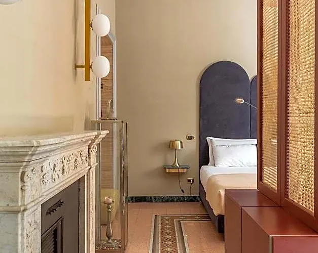 Glance In Otel Roma