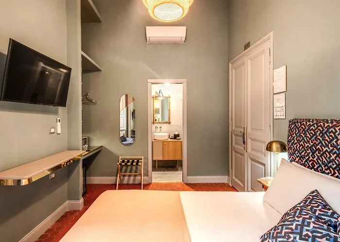 Glance In Otel Roma